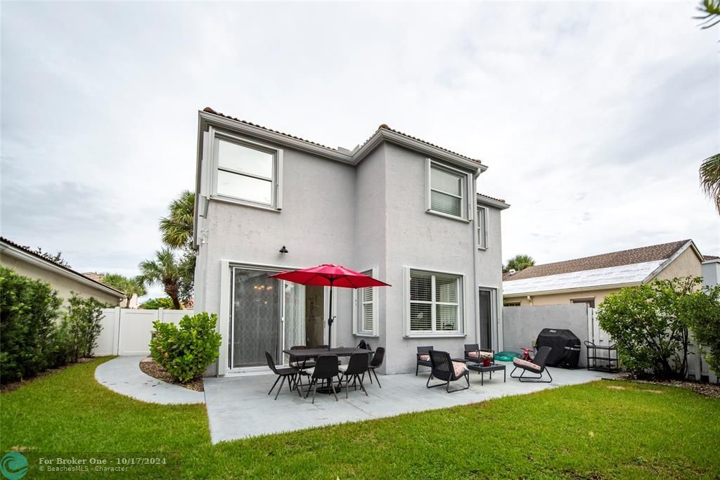 For Sale: $711,500 (4 beds, 2 baths, 2238 Square Feet)