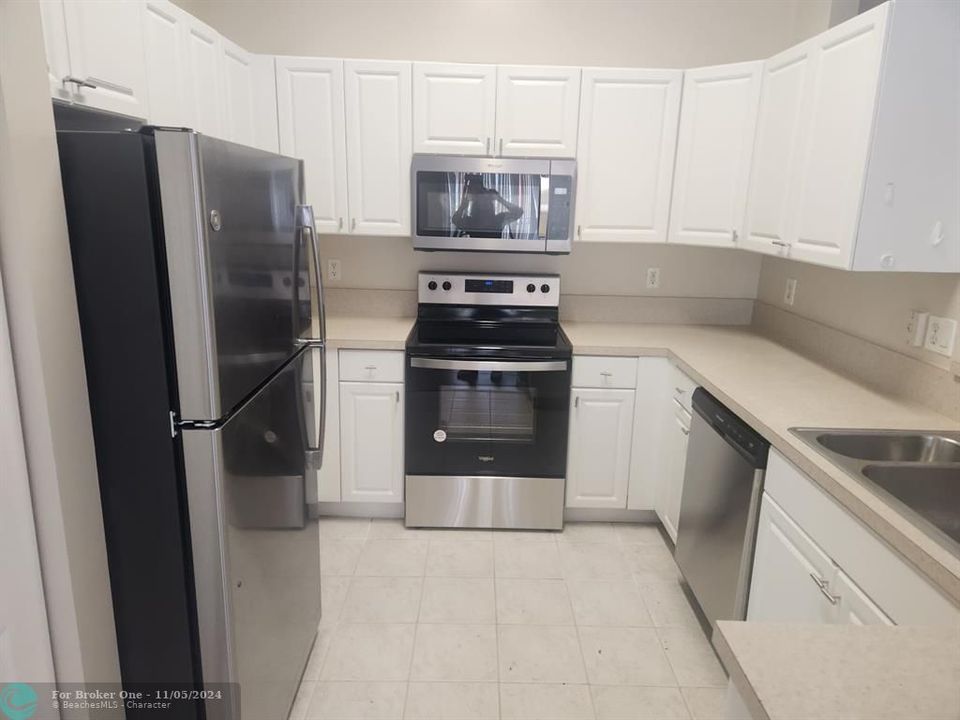 For Rent: $2,850 (3 beds, 2 baths, 1183 Square Feet)