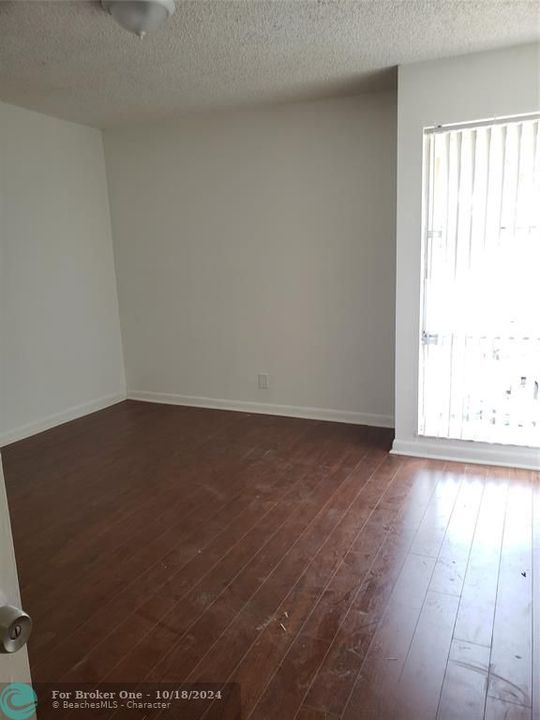 For Rent: $3,000 (4 beds, 2 baths, 2080 Square Feet)