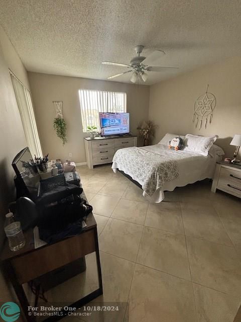 For Rent: $2,300 (2 beds, 2 baths, 1124 Square Feet)