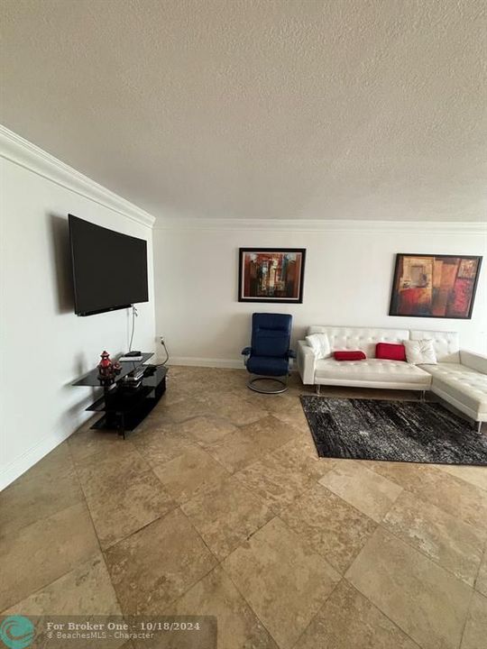 For Rent: $2,900 (2 beds, 2 baths, 1565 Square Feet)