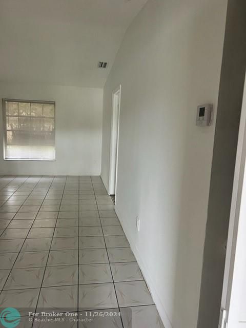 Active With Contract: $2,500 (2 beds, 2 baths, 957 Square Feet)