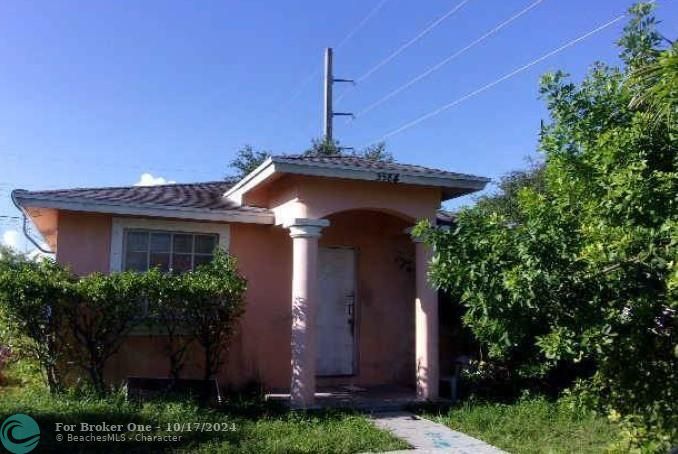 En Venta: $399,900 (3 camas, 2 baños, 1308 Pies cuadrados)