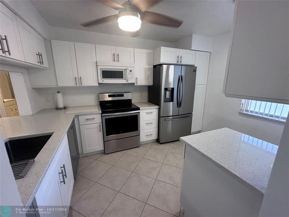 For Sale: $278,000 (2 beds, 2 baths, 1130 Square Feet)