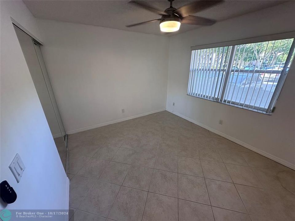 For Sale: $278,000 (2 beds, 2 baths, 1130 Square Feet)