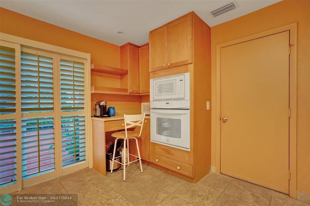 For Sale: $530,000 (3 beds, 2 baths, 1666 Square Feet)