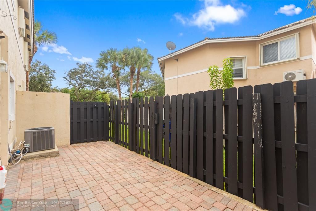 For Sale: $510,000 (3 beds, 2 baths, 1263 Square Feet)