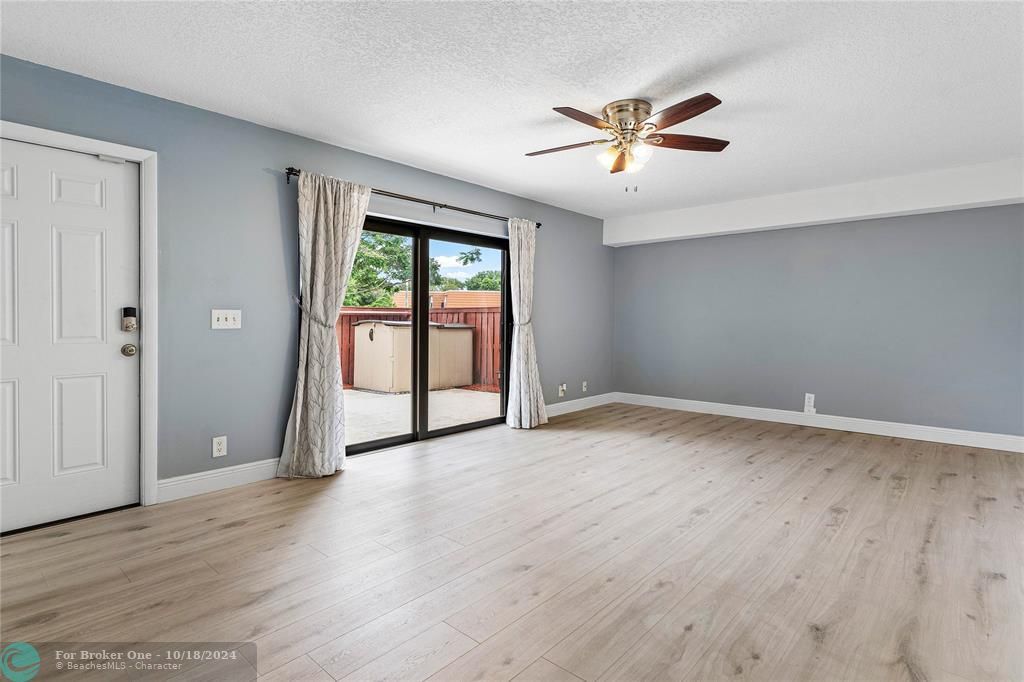 For Rent: $2,650 (2 beds, 2 baths, 1236 Square Feet)