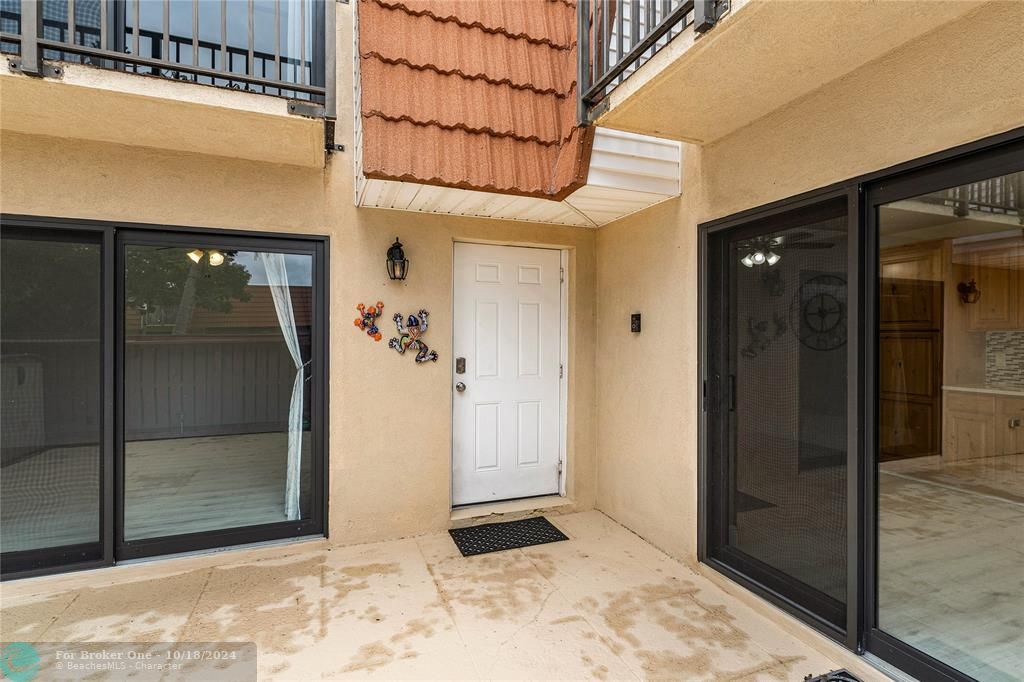 For Rent: $2,650 (2 beds, 2 baths, 1236 Square Feet)