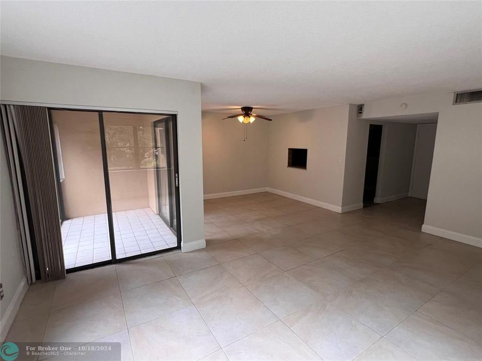 For Rent: $2,300 (2 beds, 1 baths, 1030 Square Feet)