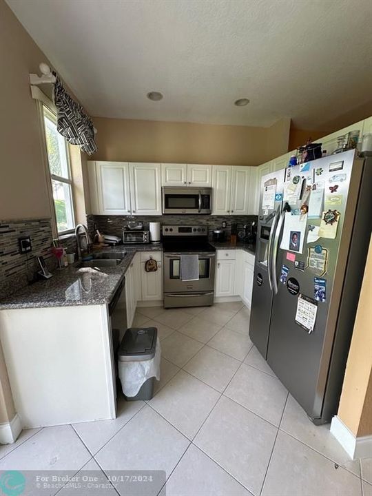 For Sale: $479,000 (3 beds, 2 baths, 1174 Square Feet)