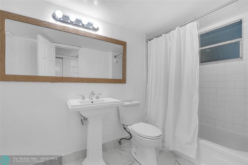 For Sale: $157,500 (1 beds, 1 baths, 750 Square Feet)