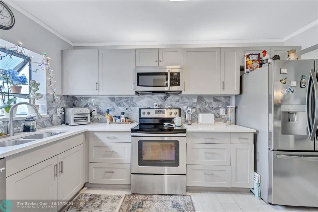 For Sale: $365,000 (3 beds, 2 baths, 1300 Square Feet)