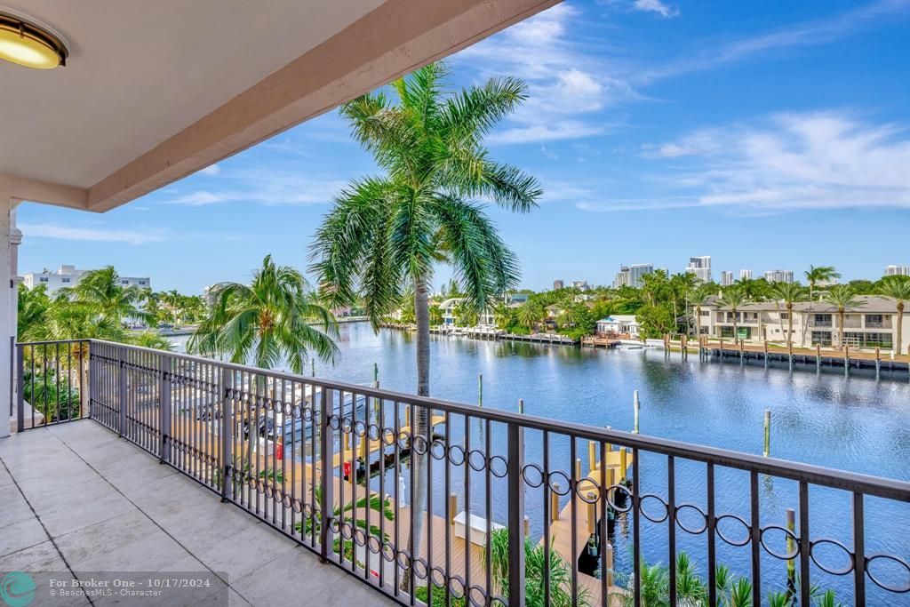 For Sale: $1,450,000 (3 beds, 3 baths, 2320 Square Feet)