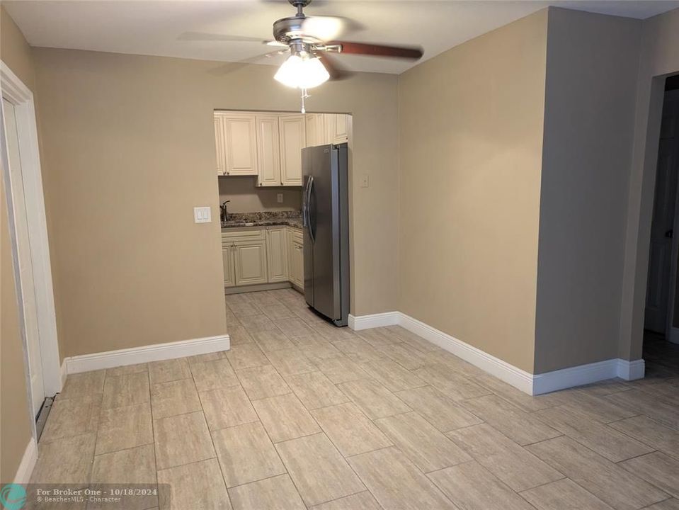 For Sale: $1,900 (2 beds, 2 baths, 2513 Square Feet)