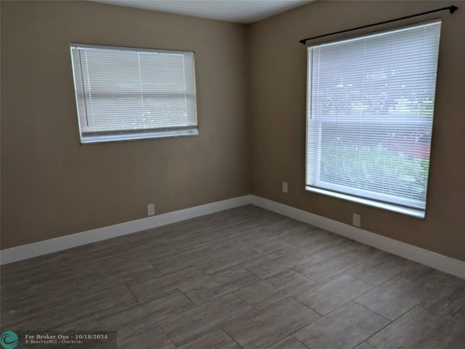 For Sale: $1,900 (2 beds, 2 baths, 2513 Square Feet)