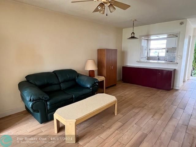 For Sale: $98,788 (1 beds, 1 baths, 680 Square Feet)