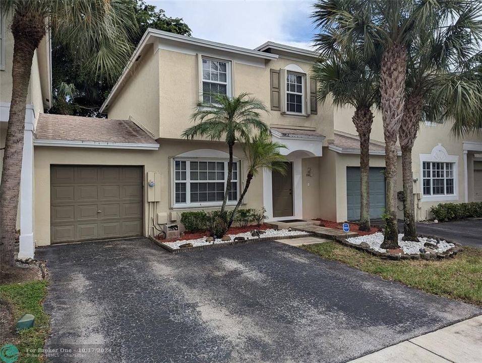 For Sale: $469,900 (3 beds, 2 baths, 1496 Square Feet)