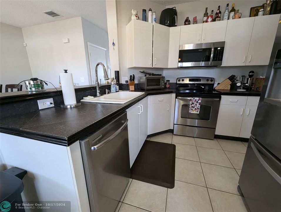 For Sale: $469,900 (3 beds, 2 baths, 1496 Square Feet)