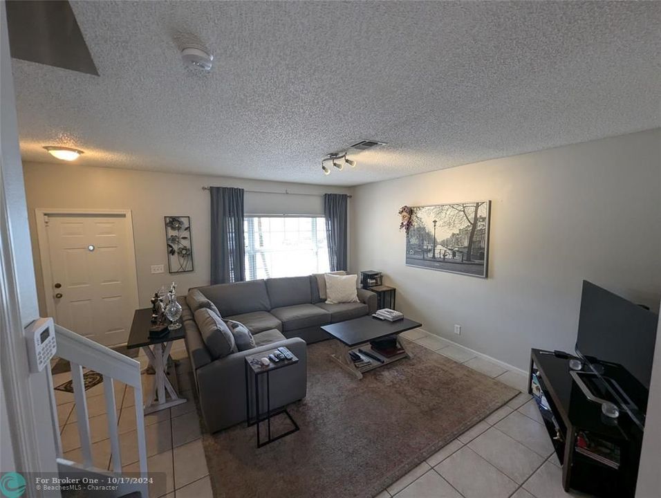 For Sale: $469,900 (3 beds, 2 baths, 1496 Square Feet)