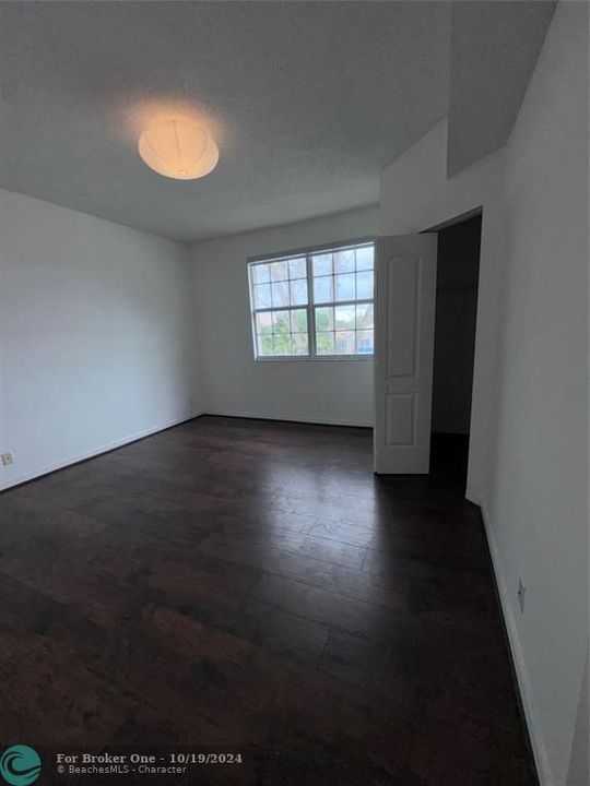 For Rent: $2,600 (2 beds, 2 baths, 1131 Square Feet)