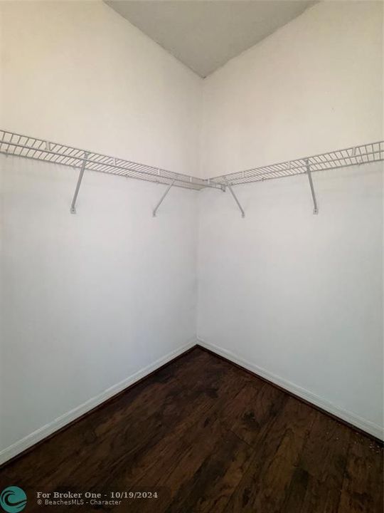 For Rent: $2,600 (2 beds, 2 baths, 1131 Square Feet)