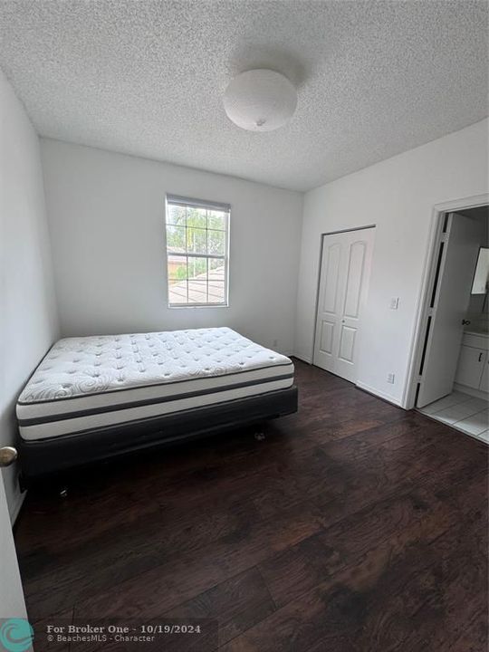 For Rent: $2,600 (2 beds, 2 baths, 1131 Square Feet)