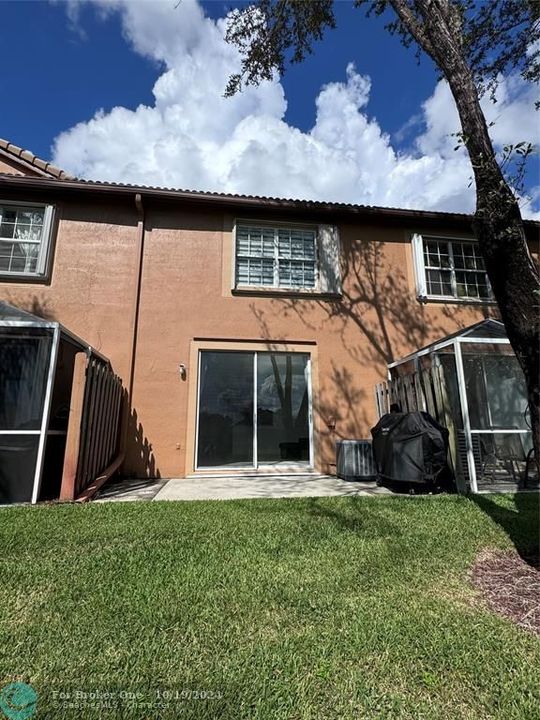 For Rent: $2,600 (2 beds, 2 baths, 1131 Square Feet)