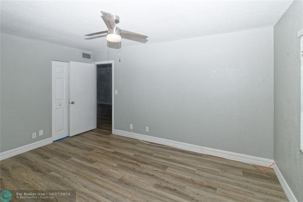 For Sale: $170,000 (2 beds, 2 baths, 1000 Square Feet)