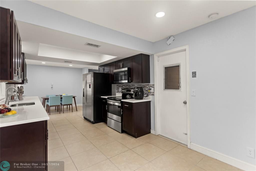 For Sale: $500,000 (2 beds, 2 baths, 1312 Square Feet)