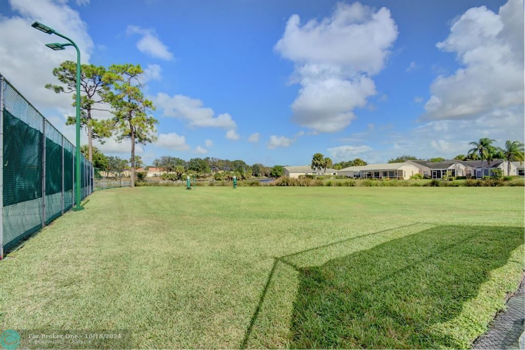 For Sale: $485,000 (3 beds, 2 baths, 1635 Square Feet)