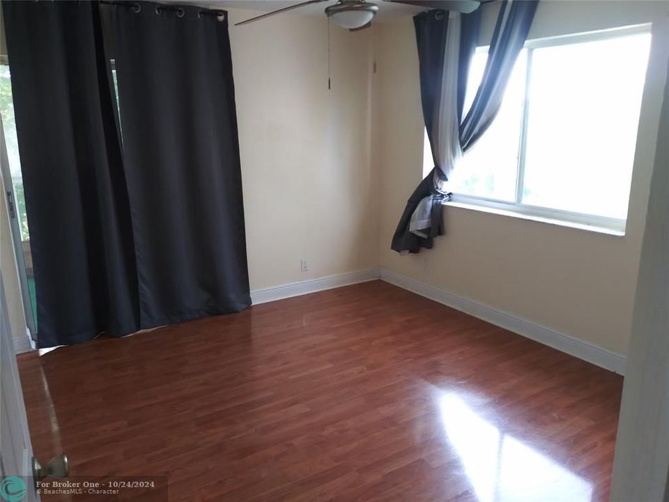 For Sale: $173,000 (2 beds, 2 baths, 1140 Square Feet)