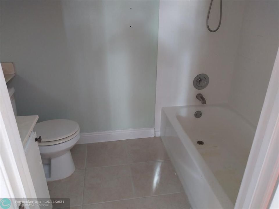 For Sale: $173,000 (2 beds, 2 baths, 1140 Square Feet)