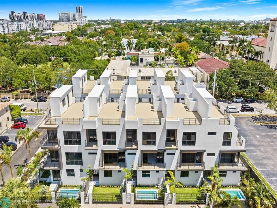 En Venta: $1,699,000 (3 camas, 3 baños, 2667 Pies cuadrados)