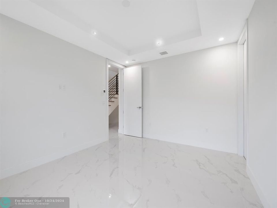 En Venta: $1,699,000 (3 camas, 3 baños, 2667 Pies cuadrados)