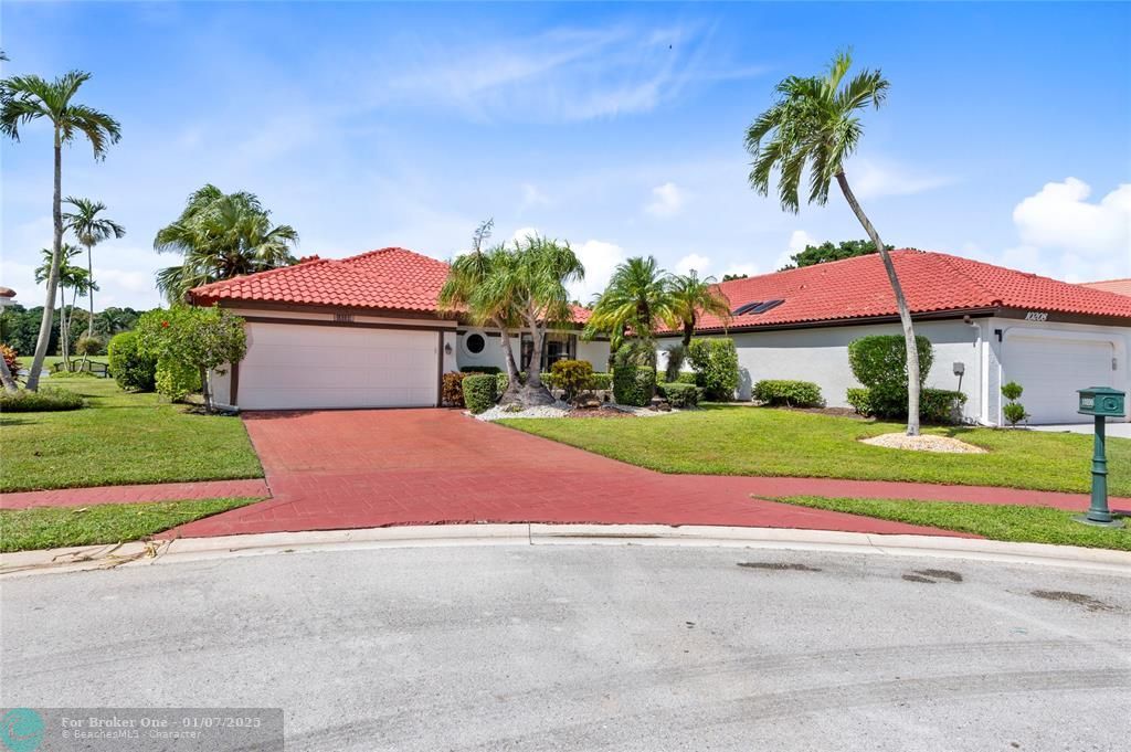 Active With Contract: $500,000 (2 beds, 2 baths, 1978 Square Feet)