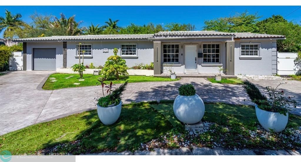 En Venta: $1,650,000 (7 camas, 4 baños, 8500 Pies cuadrados)