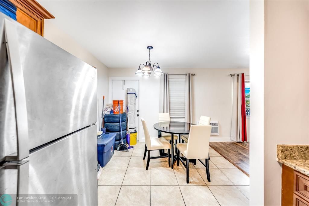 For Sale: $220,000 (2 beds, 1 baths, 775 Square Feet)