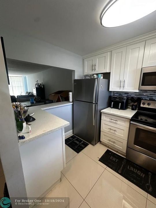 For Rent: $2,100 (2 beds, 2 baths, 820 Square Feet)