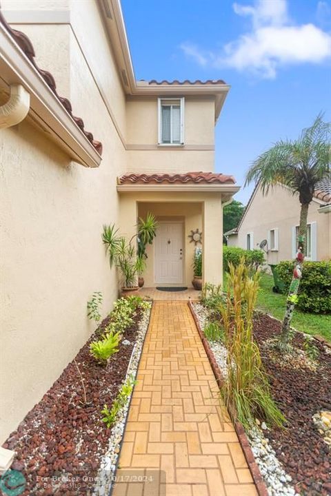 For Sale: $729,000 (4 beds, 2 baths, 1802 Square Feet)