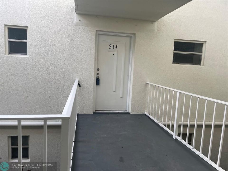 For Rent: $2,200 (2 beds, 2 baths, 1252 Square Feet)