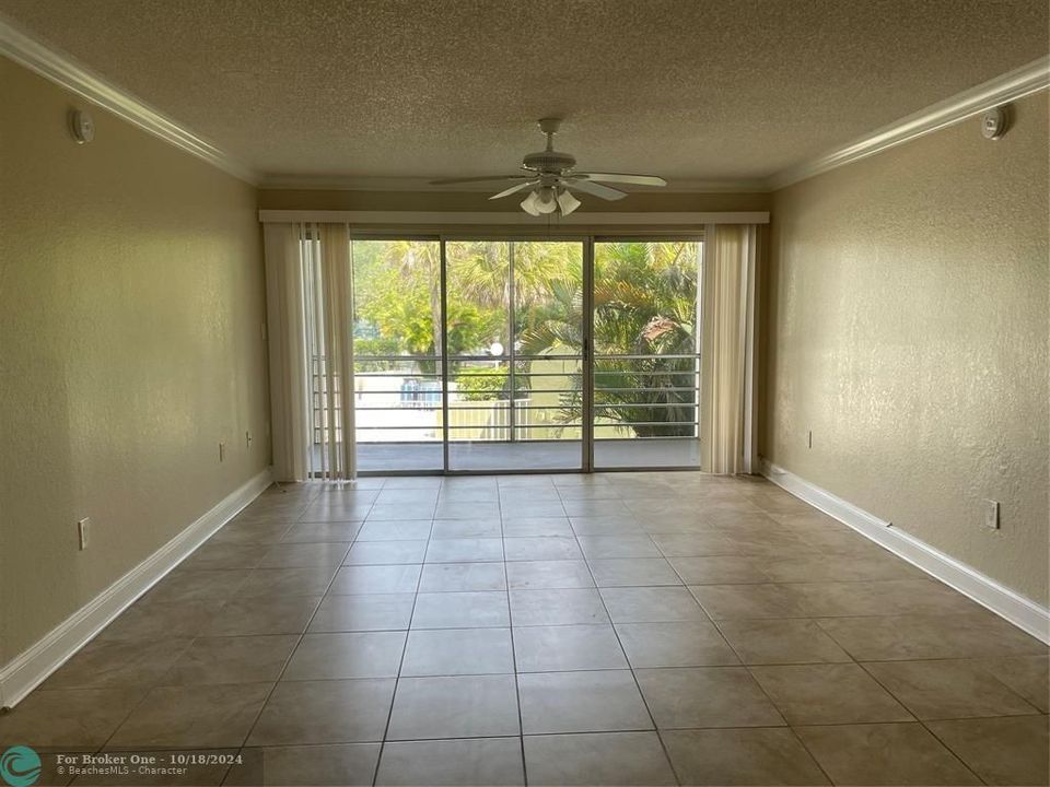 For Rent: $2,200 (2 beds, 2 baths, 1252 Square Feet)