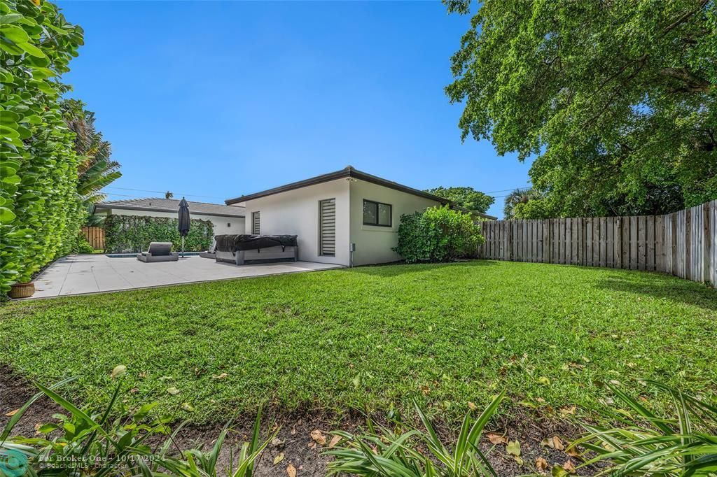 For Sale: $1,399,000 (3 beds, 2 baths, 2478 Square Feet)