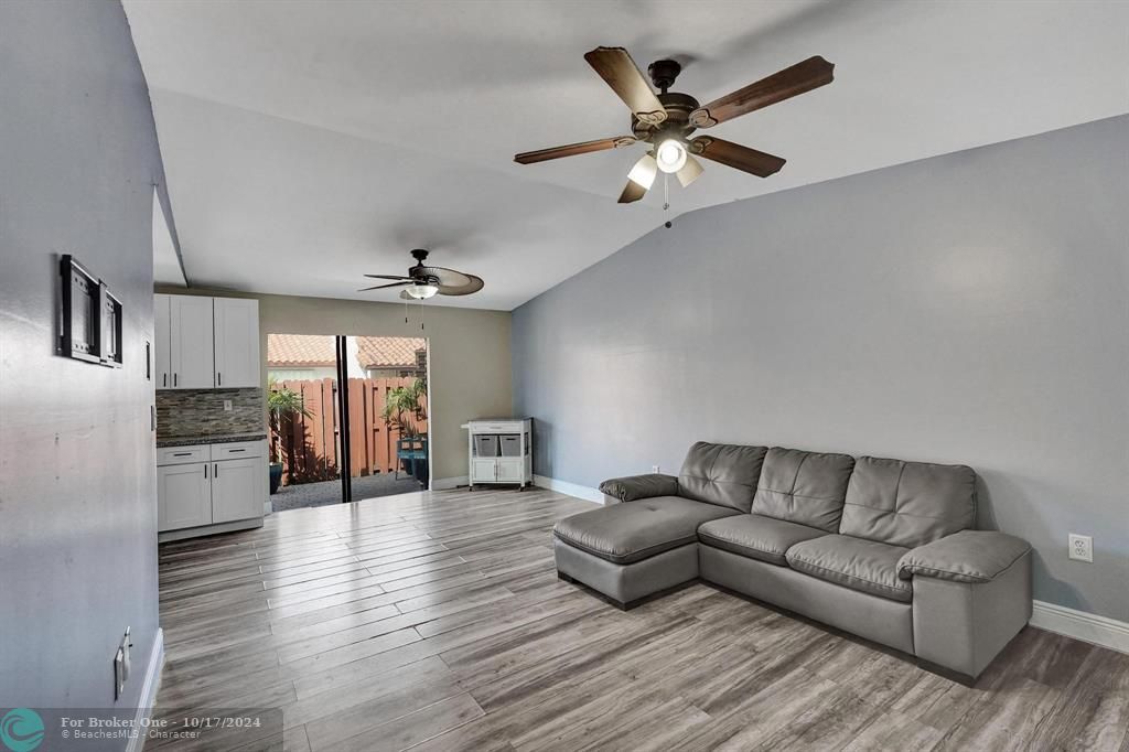 For Sale: $429,000 (3 beds, 2 baths, 1220 Square Feet)