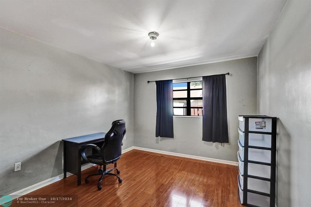 For Sale: $429,000 (3 beds, 2 baths, 1220 Square Feet)