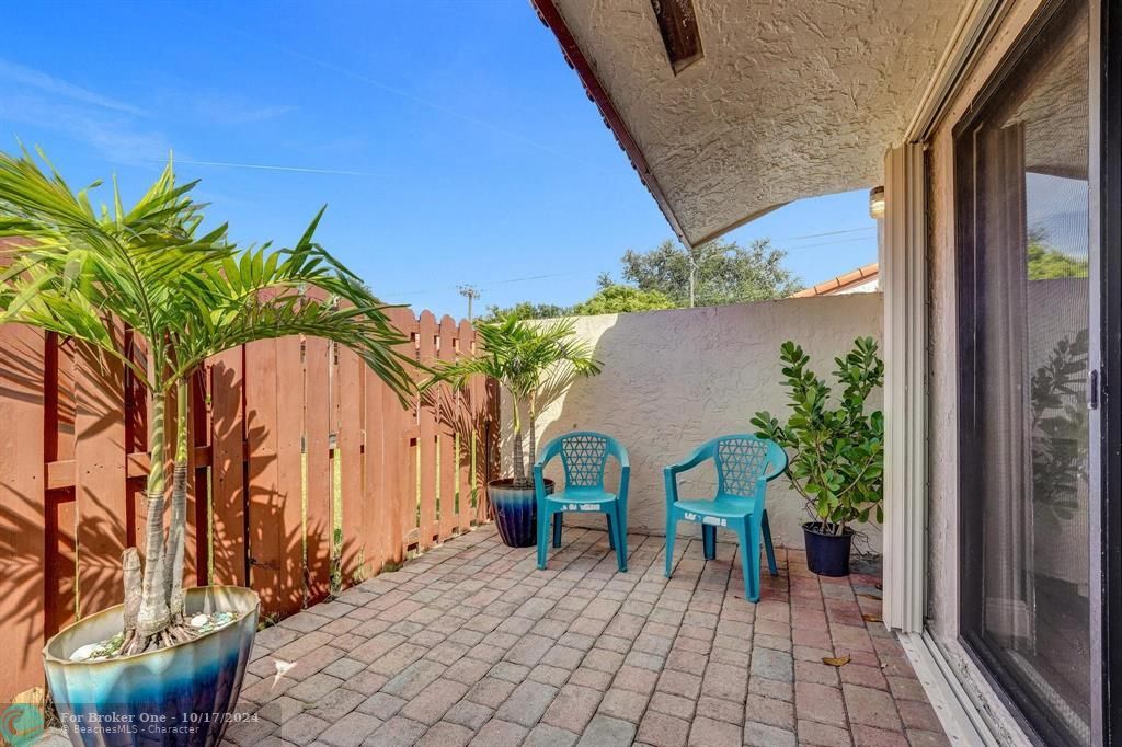 For Sale: $429,000 (3 beds, 2 baths, 1220 Square Feet)