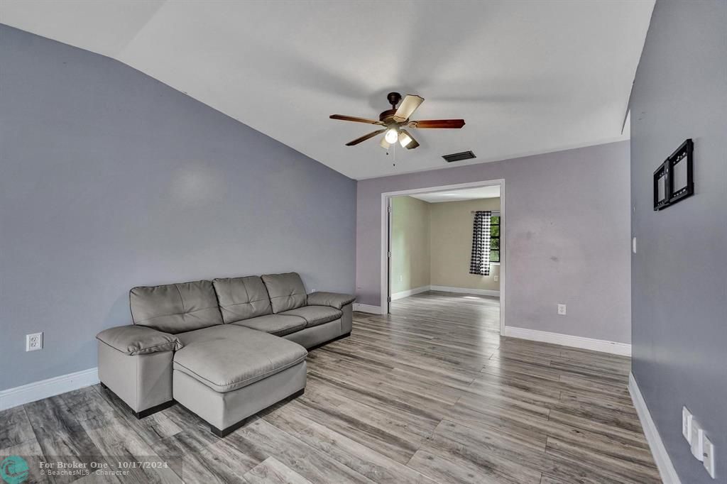 For Sale: $429,000 (3 beds, 2 baths, 1220 Square Feet)