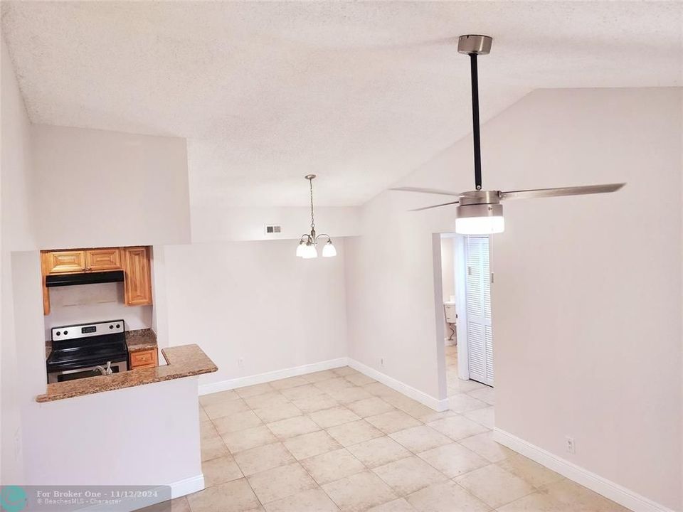 For Rent: $2,000 (2 beds, 2 baths, 1140 Square Feet)