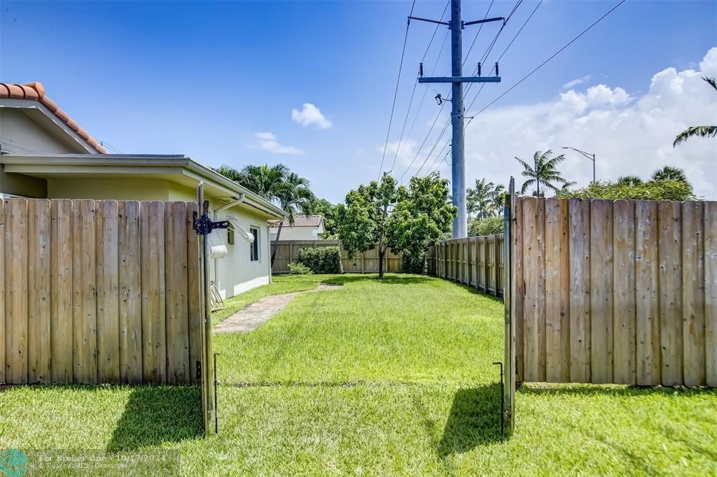 For Sale: $735,000 (3 beds, 3 baths, 1784 Square Feet)