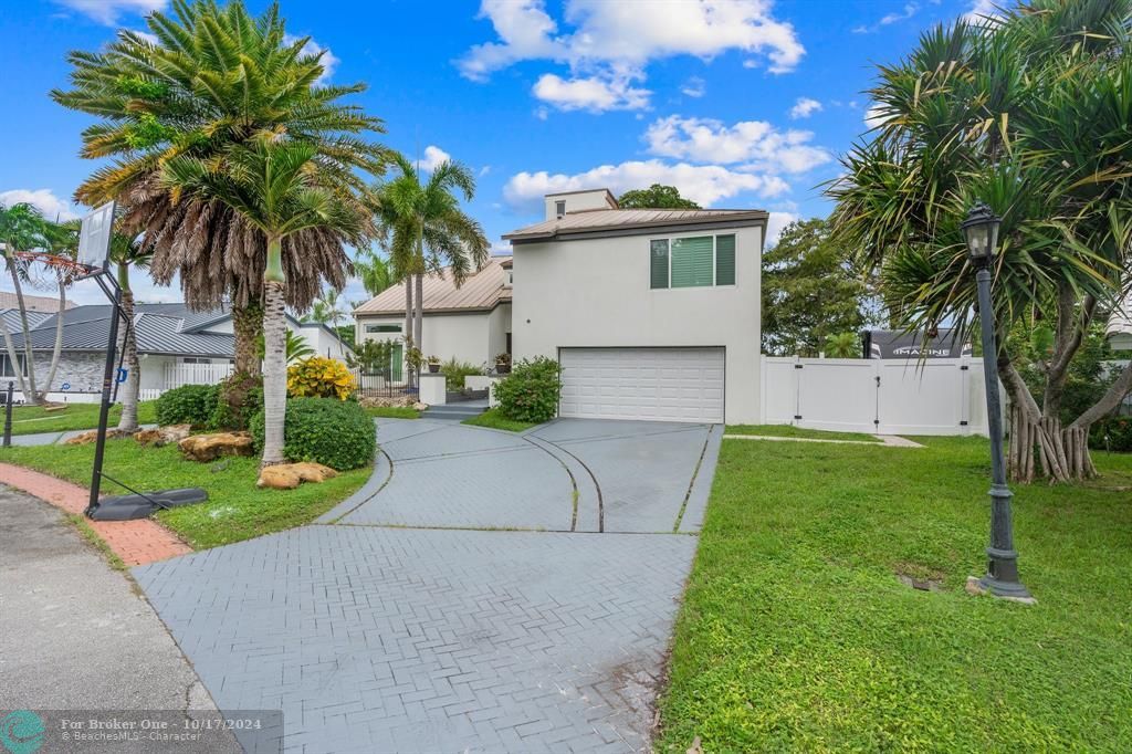 For Sale: $799,998 (3 beds, 2 baths, 3163 Square Feet)